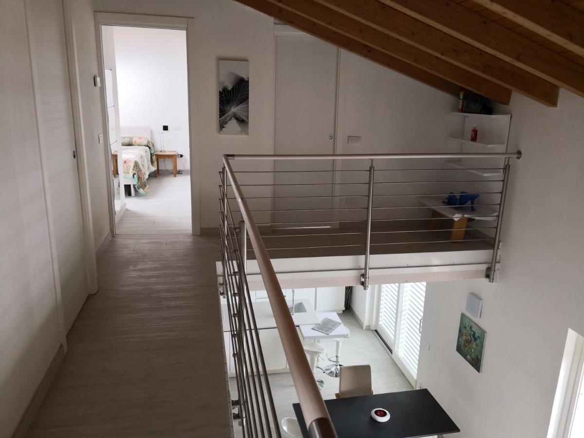 Charme Lake Loft Ispra Extérieur photo